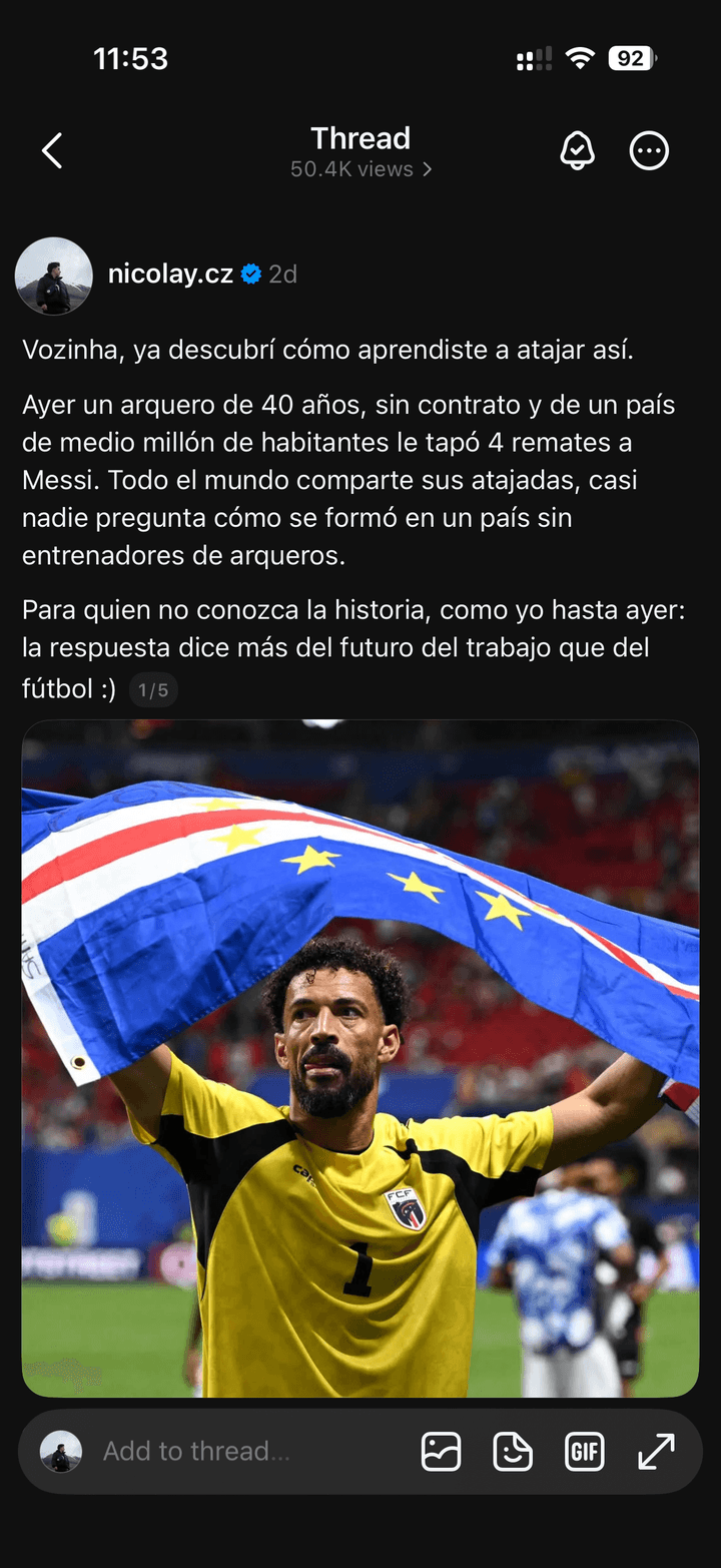 Post de Threads de @nicolay.cz sobre el arquero Vozinha y el futuro del trabajo, con 50 mil views